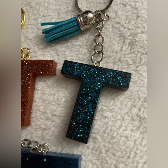 T Initial Glitter Resin Keychain Black and Teal - Picture 4 of 5